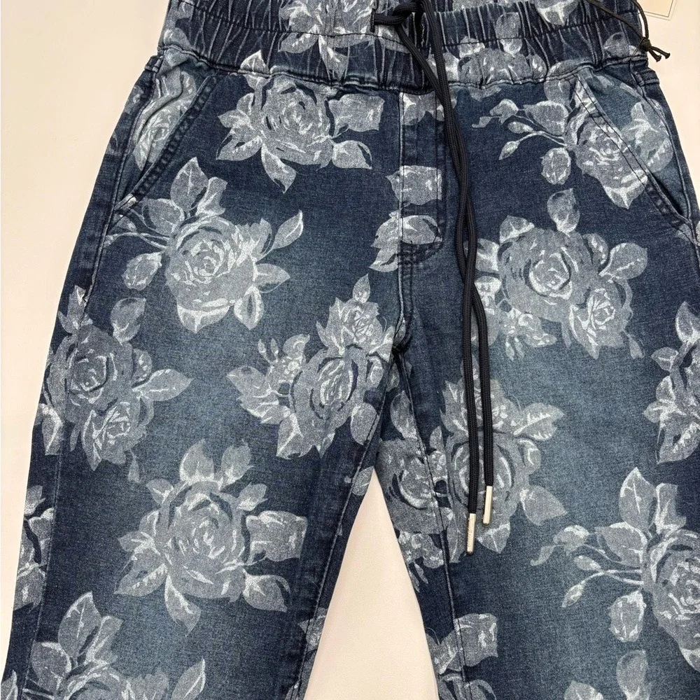 Juicy Couture Laguna Floral Print Jogger Jean Size 26 Blue Pull On Stretch Waist